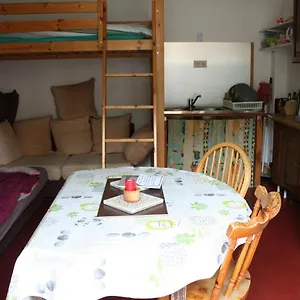  Appartement Petit Studio, Bien équipé, à La Campagne